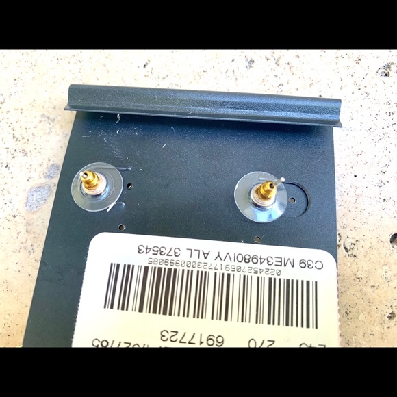 NWT Cézanne Crystal Earrings - Picture 5 of 5